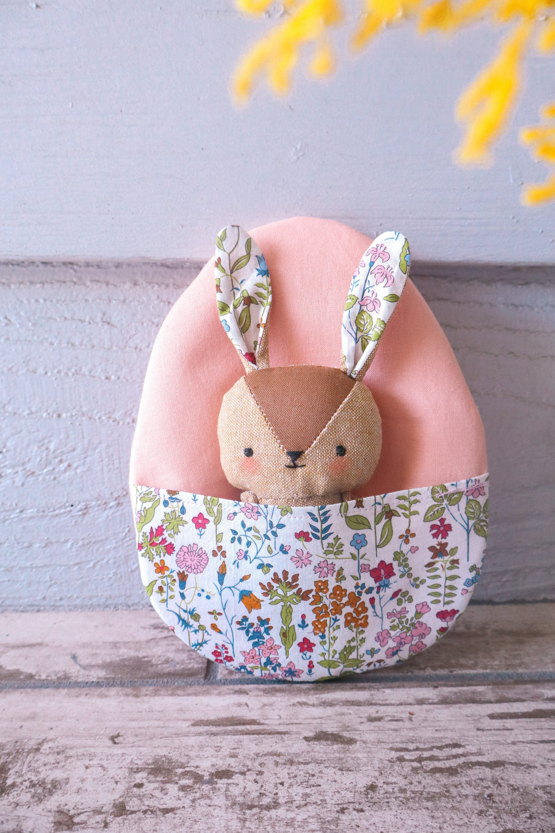 The doll's egg bed - Free pattern and tutorial